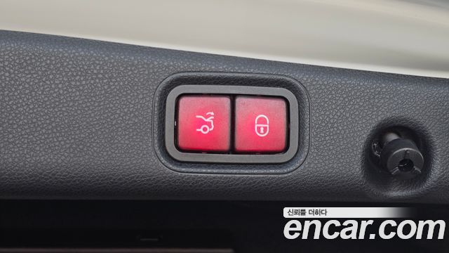Mercedes-Benz E-Class 2020 — photo 23