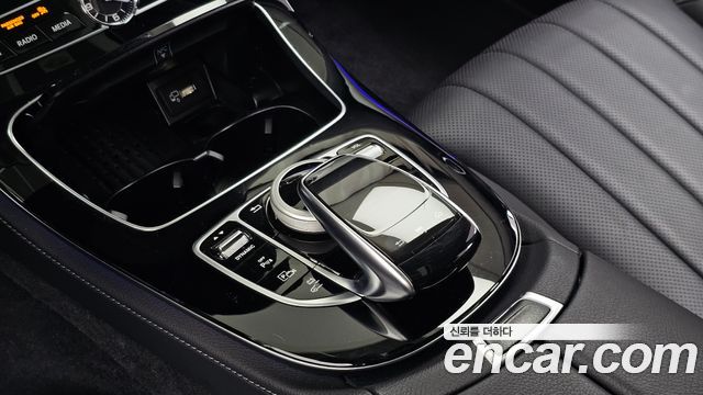 Mercedes-Benz E-Class 2020 — photo 26