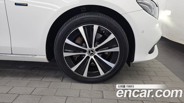 Mercedes-Benz E-Class 2020 — photo 7
