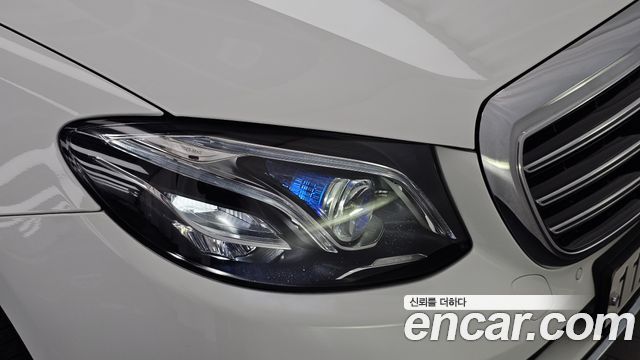 Mercedes-Benz E-Class 2020 — photo 8