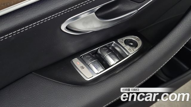 Mercedes-Benz E-Class 2020 — photo 37