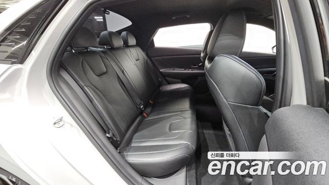 Hyundai AVANTE 2022 — photo 11