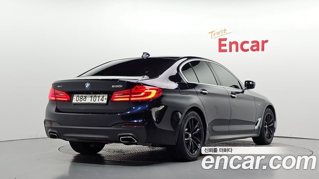BMW 5-Series 2018 — photo 2