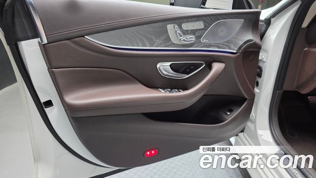 Mercedes-Benz CLS-Class 2019 — photo 14