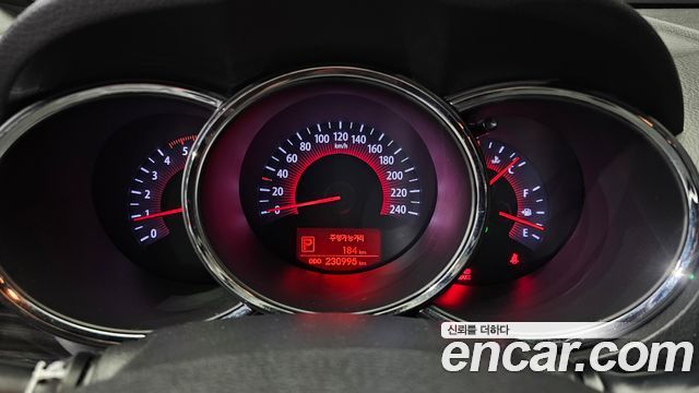 Kia Sorento 2012 — photo 8