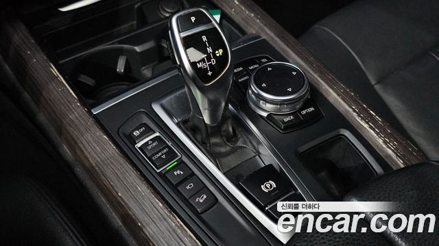 BMW X5 2016 — photo 9