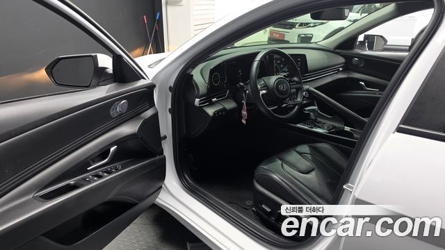 Hyundai AVANTE 2023 — photo 13