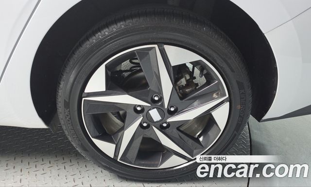 Hyundai AVANTE 2023 — photo 7