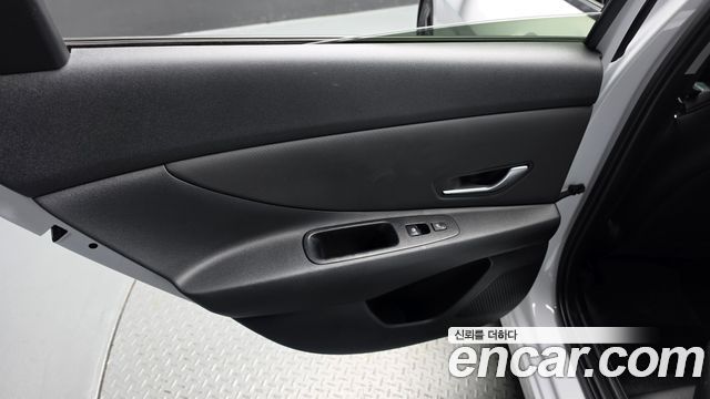 Hyundai AVANTE 2023 — photo 15