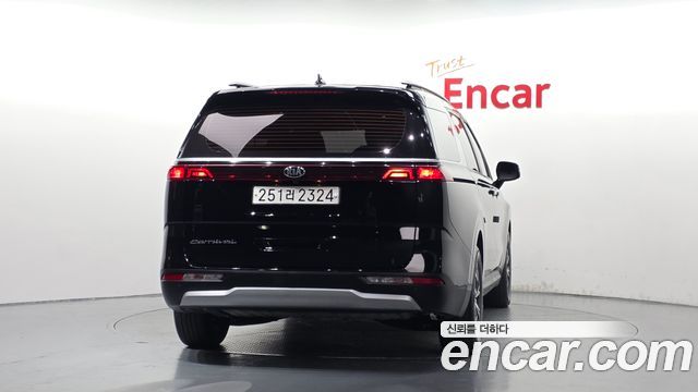 Kia Canival 2021 — photo 4