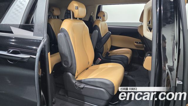 Kia Canival 2021 — photo 18
