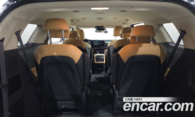 Kia Canival 2021 — photo 19