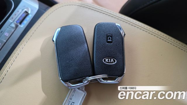 Kia Canival 2021 — photo 24