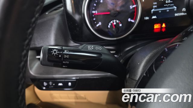 Kia Canival 2021 — photo 32