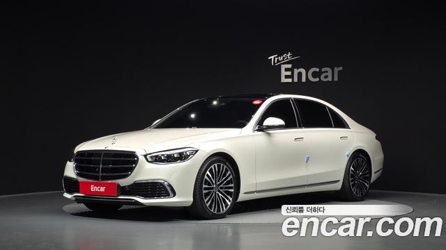 Mercedes-Benz S-Class 2023 — photo 1
