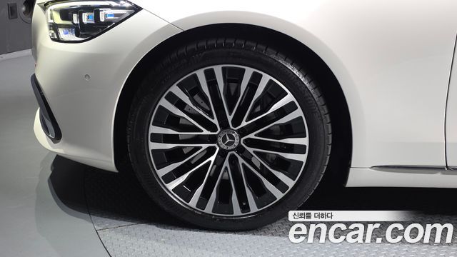 Mercedes-Benz S-Class 2023 — photo 5