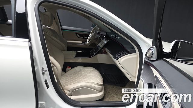 Mercedes-Benz S-Class 2023 — photo 17