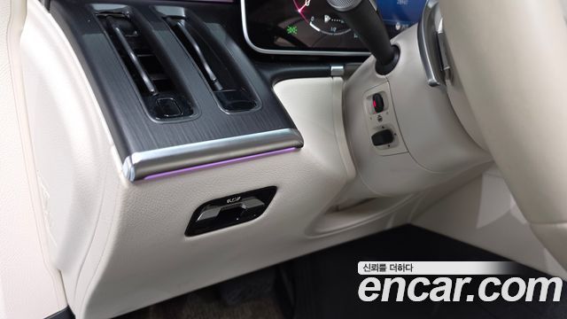 Mercedes-Benz S-Class 2023 — photo 28