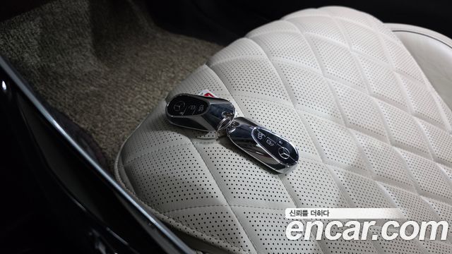 Mercedes-Benz S-Class 2023 — photo 30