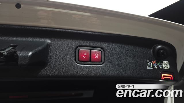 Mercedes-Benz S-Class 2023 — photo 32