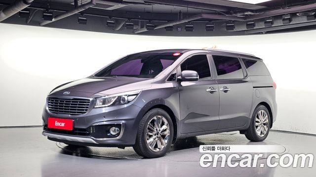 Kia Canival 2015 — photo 1