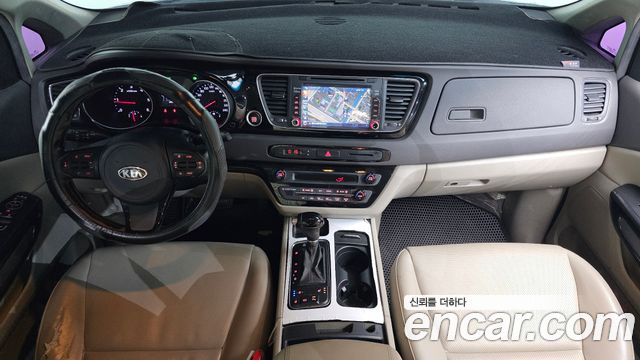 Kia Canival 2015 — photo 7