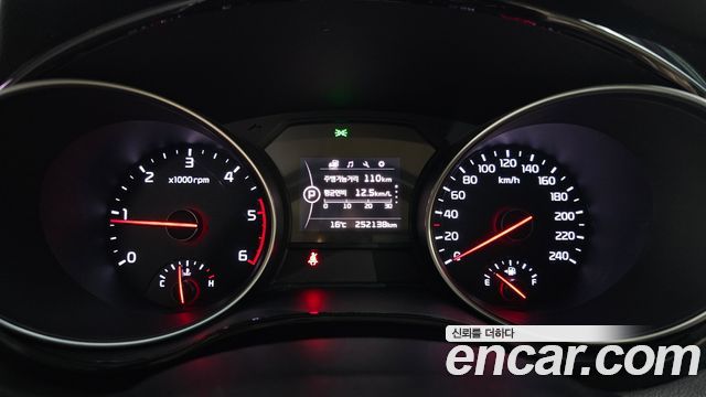 Kia Canival 2015 — photo 8