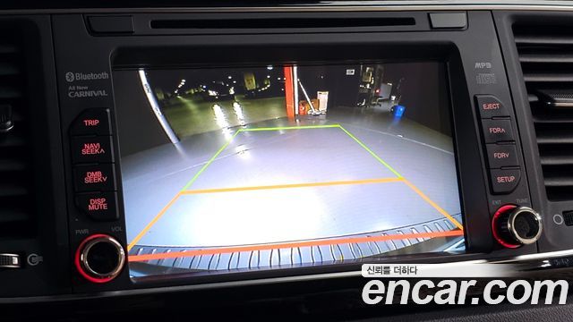 Kia Canival 2015 — photo 16