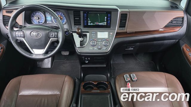 Toyota Sienna 2015 — photo 7