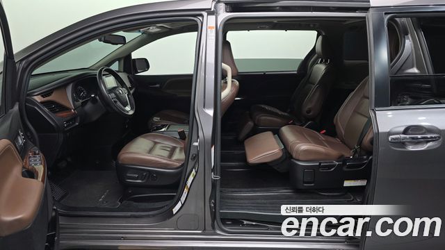 Toyota Sienna 2015 — photo 16