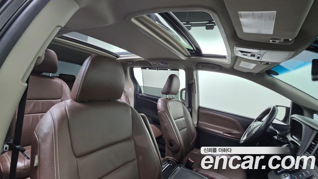 Toyota Sienna 2015 — photo 19
