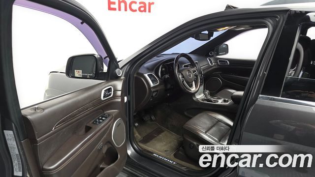 Jeep Cherokee 2018 — photo 10