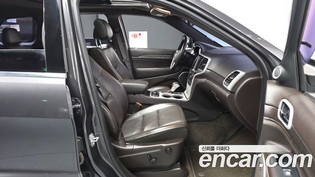 Jeep Cherokee 2018 — photo 11