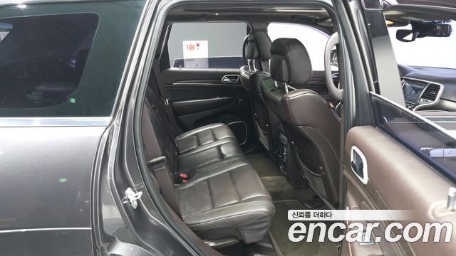 Jeep Cherokee 2018 — photo 12