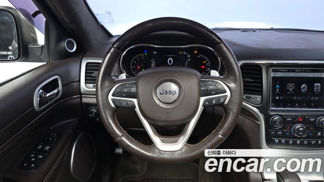 Jeep Cherokee 2018 — photo 13