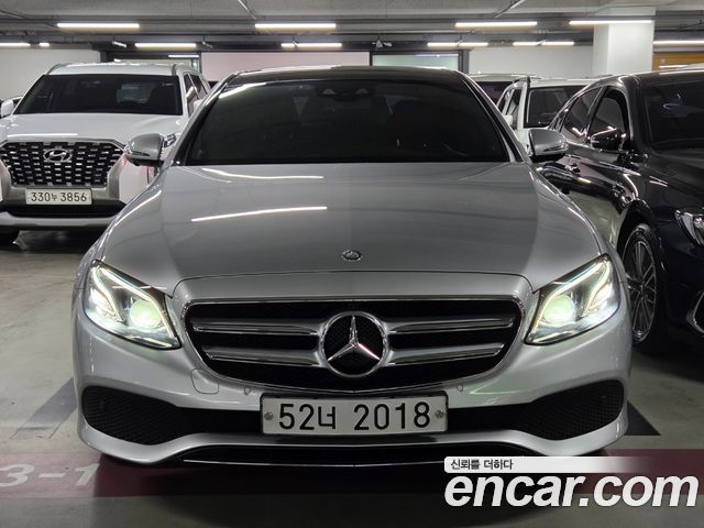 Mercedes-Benz E-Class 2017 — photo 2
