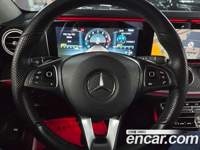 Mercedes-Benz E-Class 2017 — photo 11