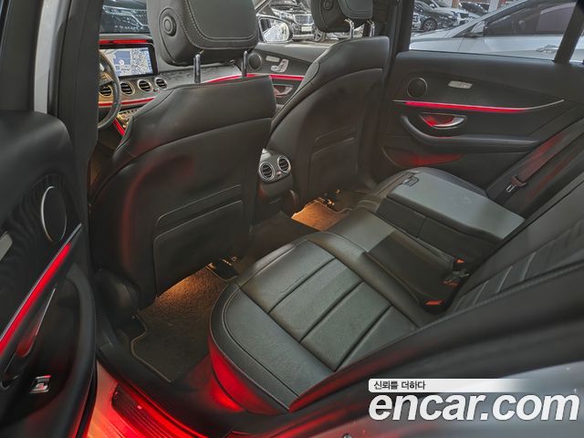 Mercedes-Benz E-Class 2017 — photo 17