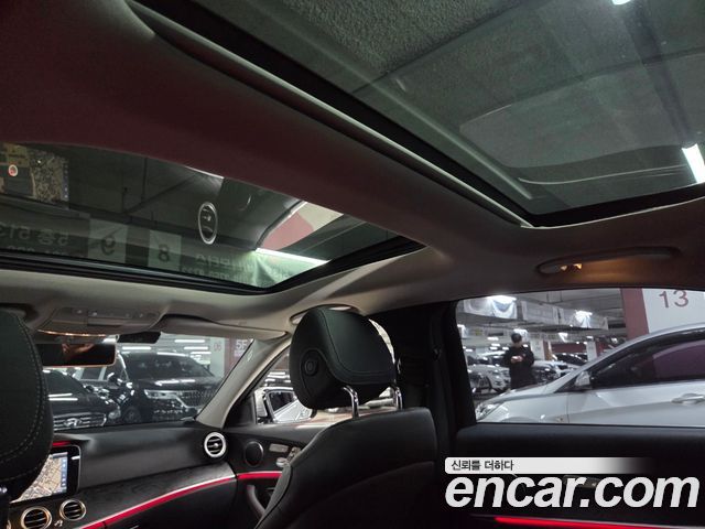 Mercedes-Benz E-Class 2017 — photo 18