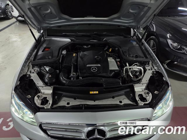 Mercedes-Benz E-Class 2017 — photo 19