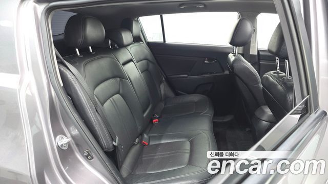 Kia Sportage 2011 — photo 17