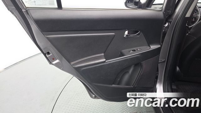 Kia Sportage 2011 — photo 15