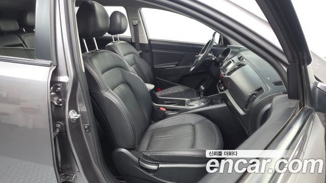 Kia Sportage 2011 — photo 16