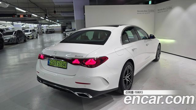Mercedes-Benz E-Class 2026 — photo 4