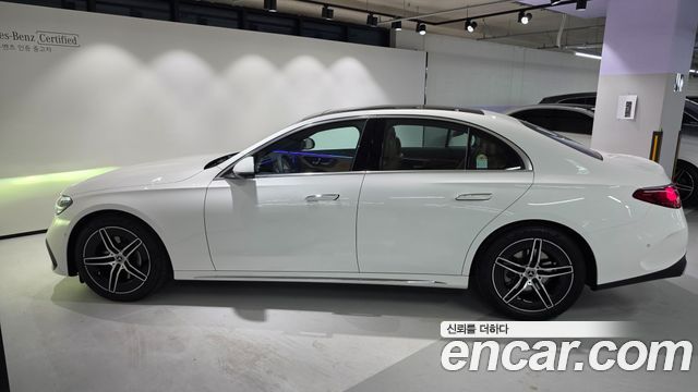 Mercedes-Benz E-Class 2026 — photo 8