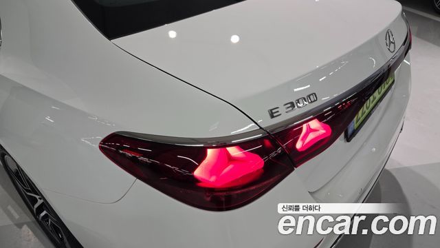 Mercedes-Benz E-Class 2026 — photo 13