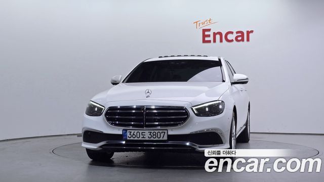 Mercedes-Benz E-Class 2022 — photo 3