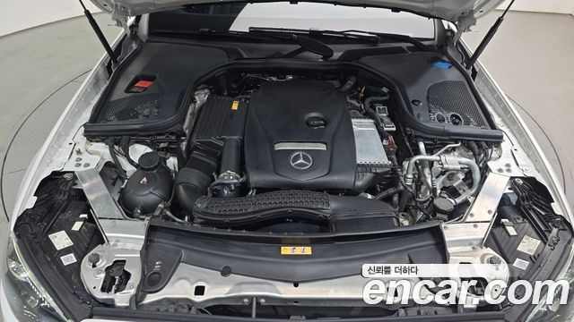 Mercedes-Benz E-Class 2022 — photo 6