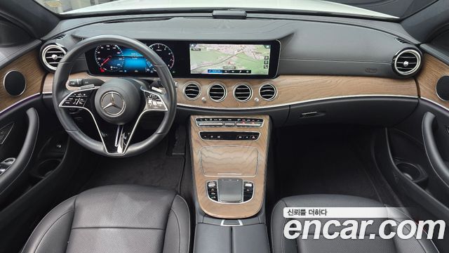 Mercedes-Benz E-Class 2022 — photo 7