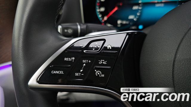 Mercedes-Benz E-Class 2023 — photo 28
